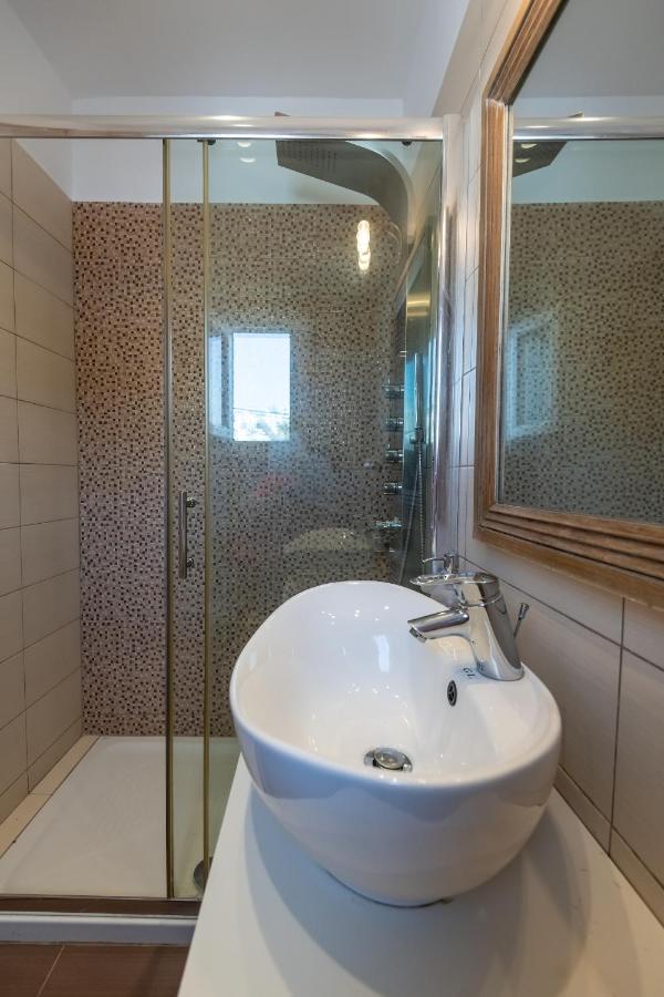 Niriides Luxury Studios Astypálaia Buitenkant foto